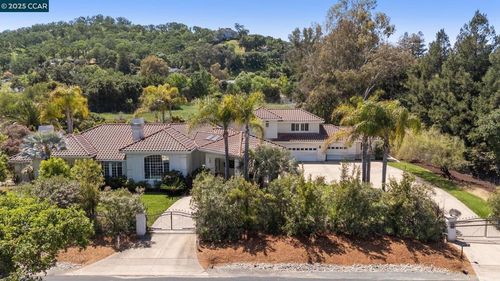 195 Pine Creek Rd, Walnut Creek, CA, 94598-5127 | Card Image