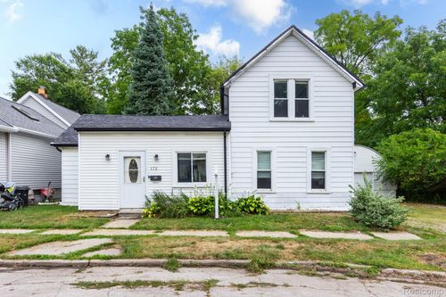 172 Higgins St, Lapeer, MI, 48446-2235 | Card Image