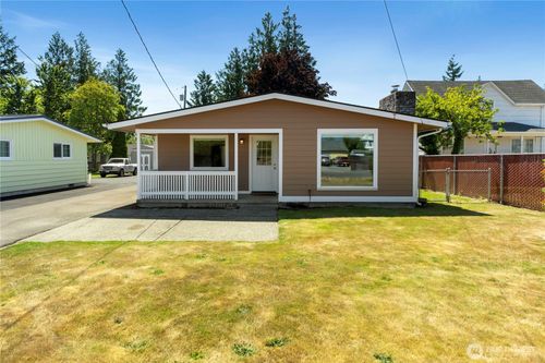 2040 Roosevelt Ave, Enumclaw, WA, 98022-2523 | Card Image