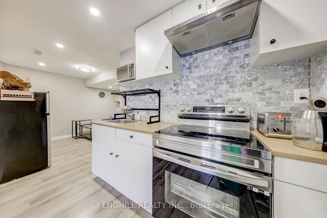 23 Cherna Ave, House attached with 6 bedrooms, 4 bathrooms and 2 parking in Markham ON | Image 35