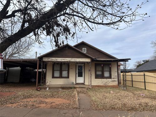 505 3rd St Ne, Childress, TX, 79201-3807 | Card Image