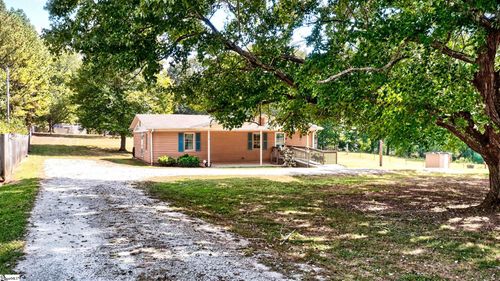 100 Kennel Drive, Gray Court, SC, 26945 | Card Image