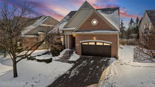 5608 Pembrooke Crossing, West Bloomfield Charter Township, MI, 48322 | Card Image