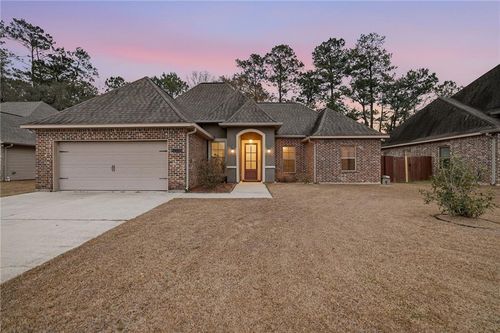 47135 Vineyard Trce, Hammond, LA, 70401-4086 | Card Image