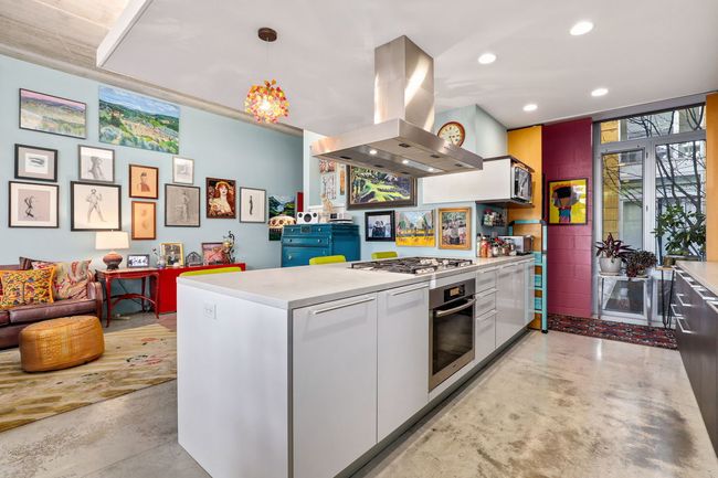 UNIT-2S - 2041 W Roscoe St, Condo with 3 bedrooms, 2 bathrooms and 1 parking in CHICAGO IL | Image 18