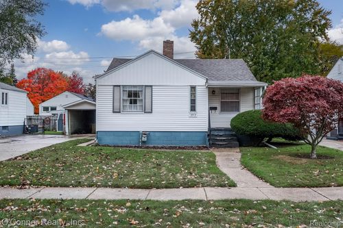 2913 11th Ave, Port Huron, MI, 48060-2018 | Card Image