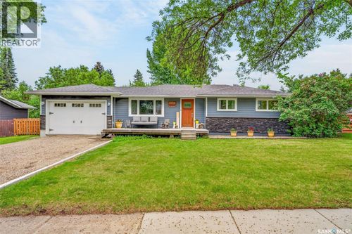 2326 Mcdonald Ave, Prince Albert, SK, S6V2V6 | Card Image