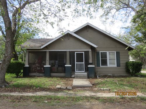 1501 Division St, Commerce, TX, 75428-3123 | Card Image