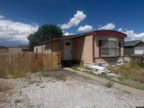 817 Apple Ave, Rawlins, WY, 82301-6606 | Card Image
