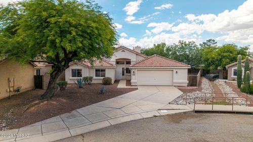 8235 E Crooked Tree Trl, Tucson, AZ, 85715-5253 | Card Image