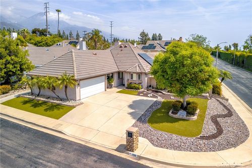 1986 White Rabbit Trl, Upland, CA, 91784-7426 | Card Image