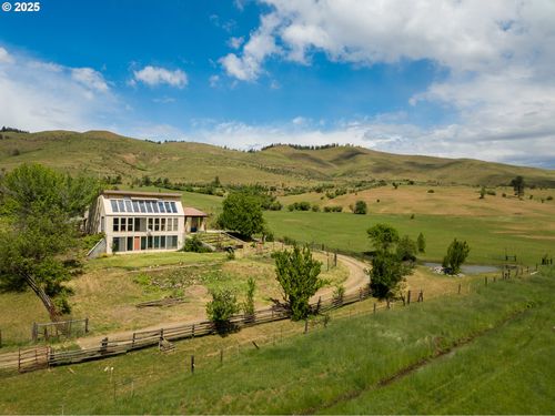 47433 Slaughterhouse Rd, Halfway, OR, 97834-8071 | Card Image