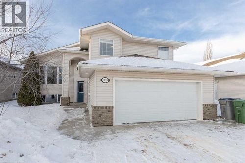 {{alt}} | Card Image