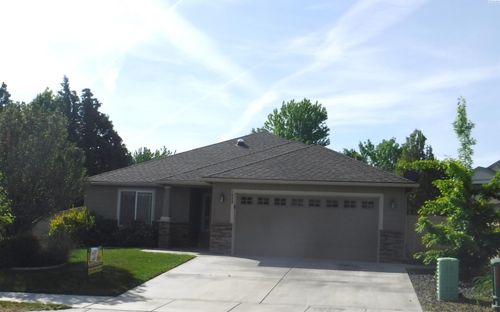 1080 N Montana St., Kennewick, WA, 99336 | Card Image