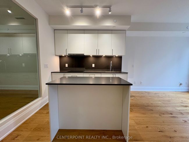 908 - 88 Cumberland St, Condo with 2 bedrooms, 1 bathrooms and null parking in Toronto ON | Image 7