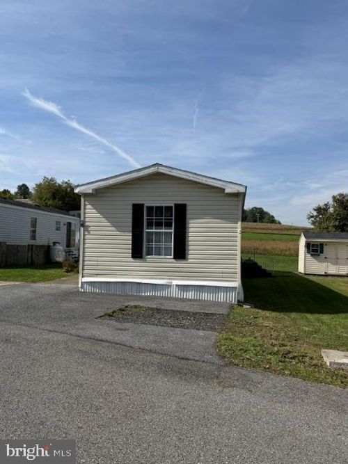 6 Green Acres Rd, KUTZTOWN, PA, 19530-9029 | Card Image