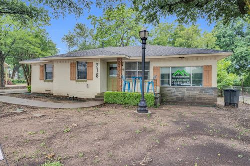 216 W Belt Line Rd, Cedar Hill, TX, 75104-2009 | Card Image
