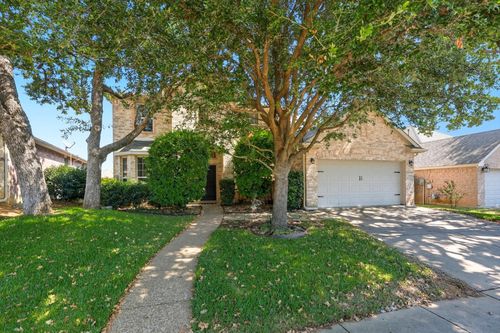 9205 Marble Falls Dr, Arlington, TX, 76002-3090 | Card Image