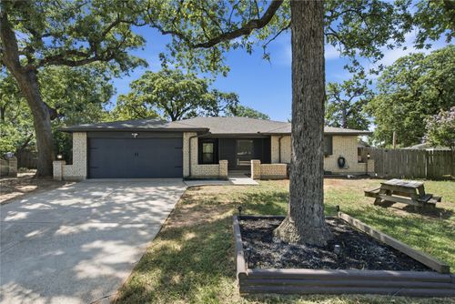 5711 Kingstree Ct, Arlington, TX, 76017-4628 | Card Image