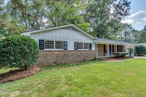 651 Newland St, Jackson, MS, 39211-4401 | Card Image