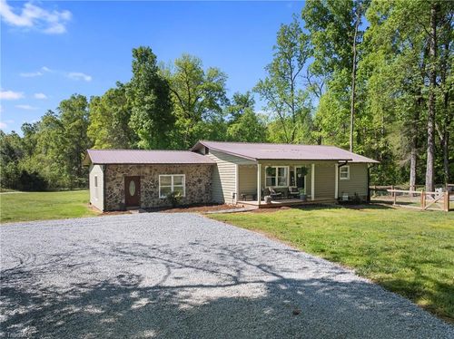 980 W Slate Mine Rd, Denton, NC, 27239-8599 | Card Image
