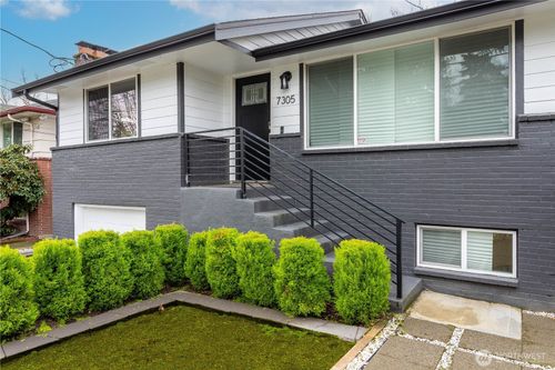 7305 32nd Ave S, Seattle, WA, 98118-3701 | Card Image