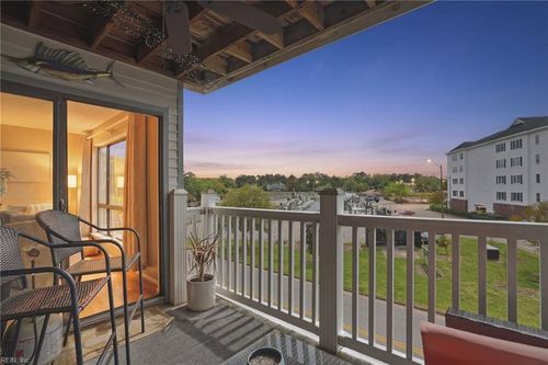 208-3200 Lynnhaven Dr, Virginia Beach, VA, 23451-1054 | Card Image