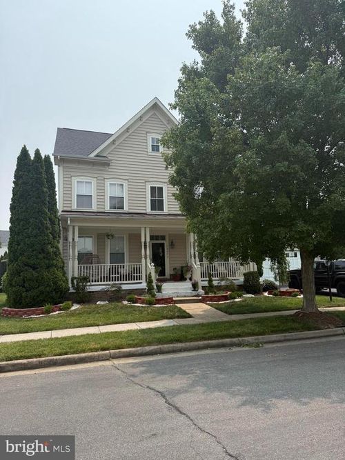 10892 Clara Barton Dr, BRISTOW, VA, 20136-1350 | Card Image