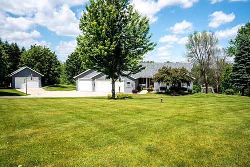 W9010 School Road, DALE, WI, 54944 | Card Image