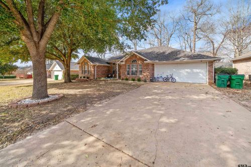 213 Shadow Wood Dr, Palestine, TX, 75801-4358 | Card Image