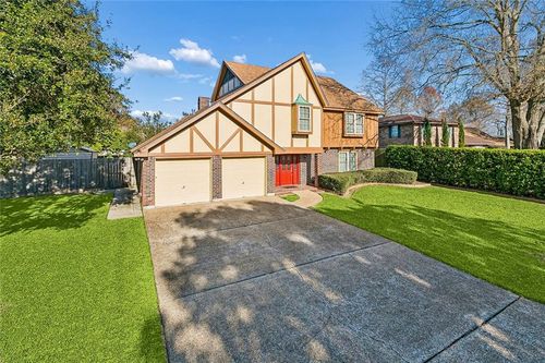 102 Magnolia Dr, Belle Chasse, LA, 70037-2516 | Card Image