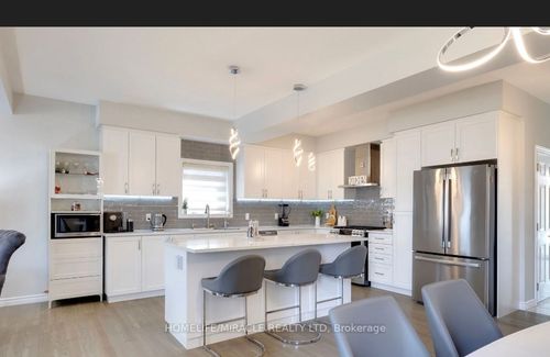 22 Pondcliffe Dr, Kitchener, ON, N2R0M1 | Card Image