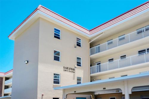 apt-305-1300 N Portofino Dr, SARASOTA, FL, 34242-3111 | Card Image