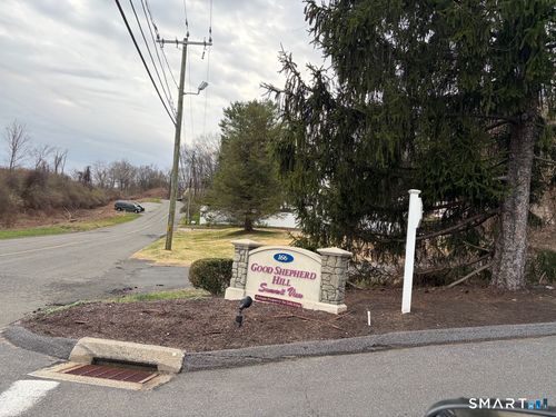 20b1-166 Old Brookfield Rd, Danbury, CT, 06811-4048 | Card Image