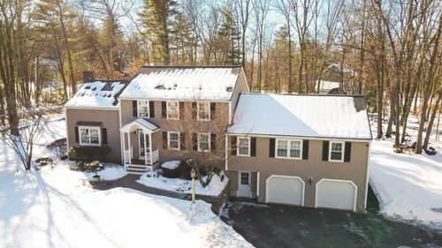 28 Blossom Road, Windham, NH, 03087 | Card Image