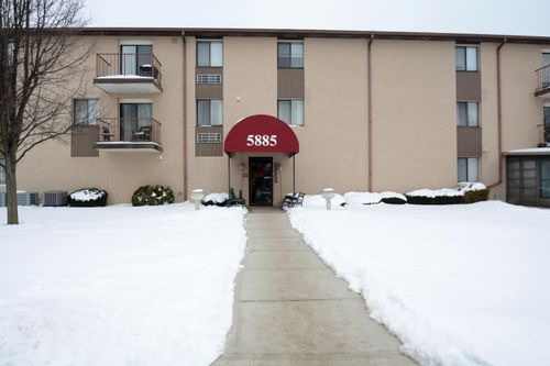 313-5885 Beechcroft Rd, Columbus, OH, 43229-2793 | Card Image