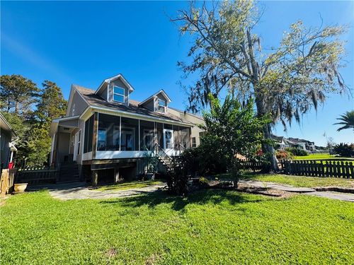18076 Bayou Pierre Dr, Maurepas, LA, 70449-5268 | Card Image