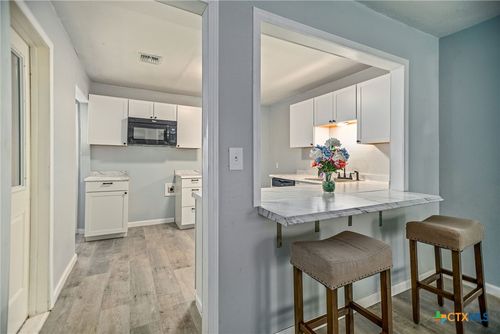 1610 E Rosebud Ave, Victoria, TX, 77901-4283 | Card Image