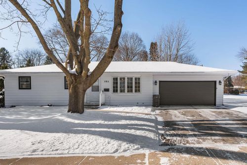 585 N Perry Pkwy, Oregon, WI, 53575-1231 | Card Image