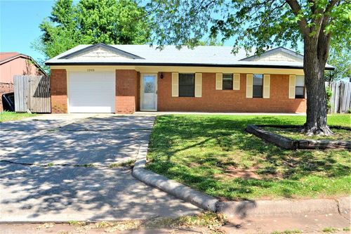 1203 Whispering Glen St, Tecumseh, OK, 74873-1638 | Card Image