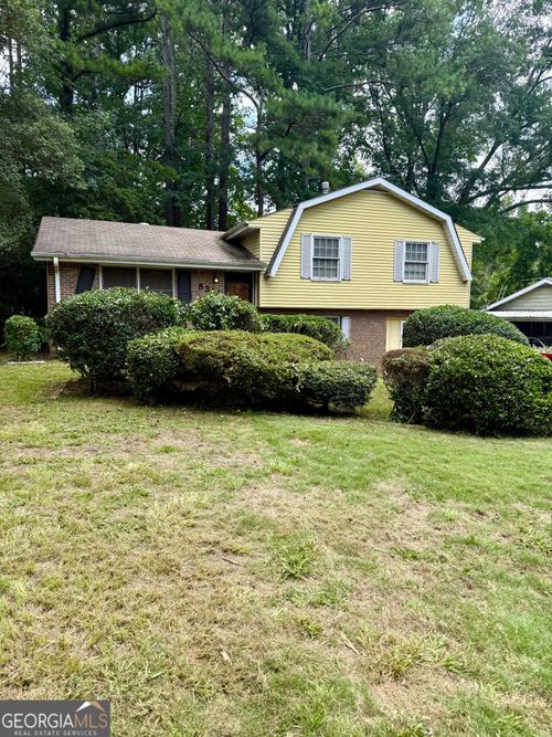 8318 Magnolia Dr, Jonesboro, GA, 30238-3131 | Card Image