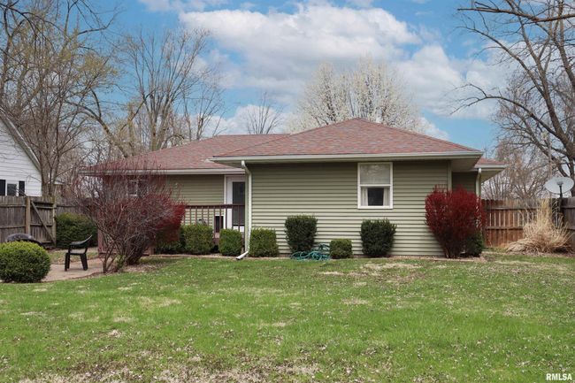 558 E Prospect St, House other with 3 bedrooms, 3 bathrooms and null parking in Farmington IL | Image 40