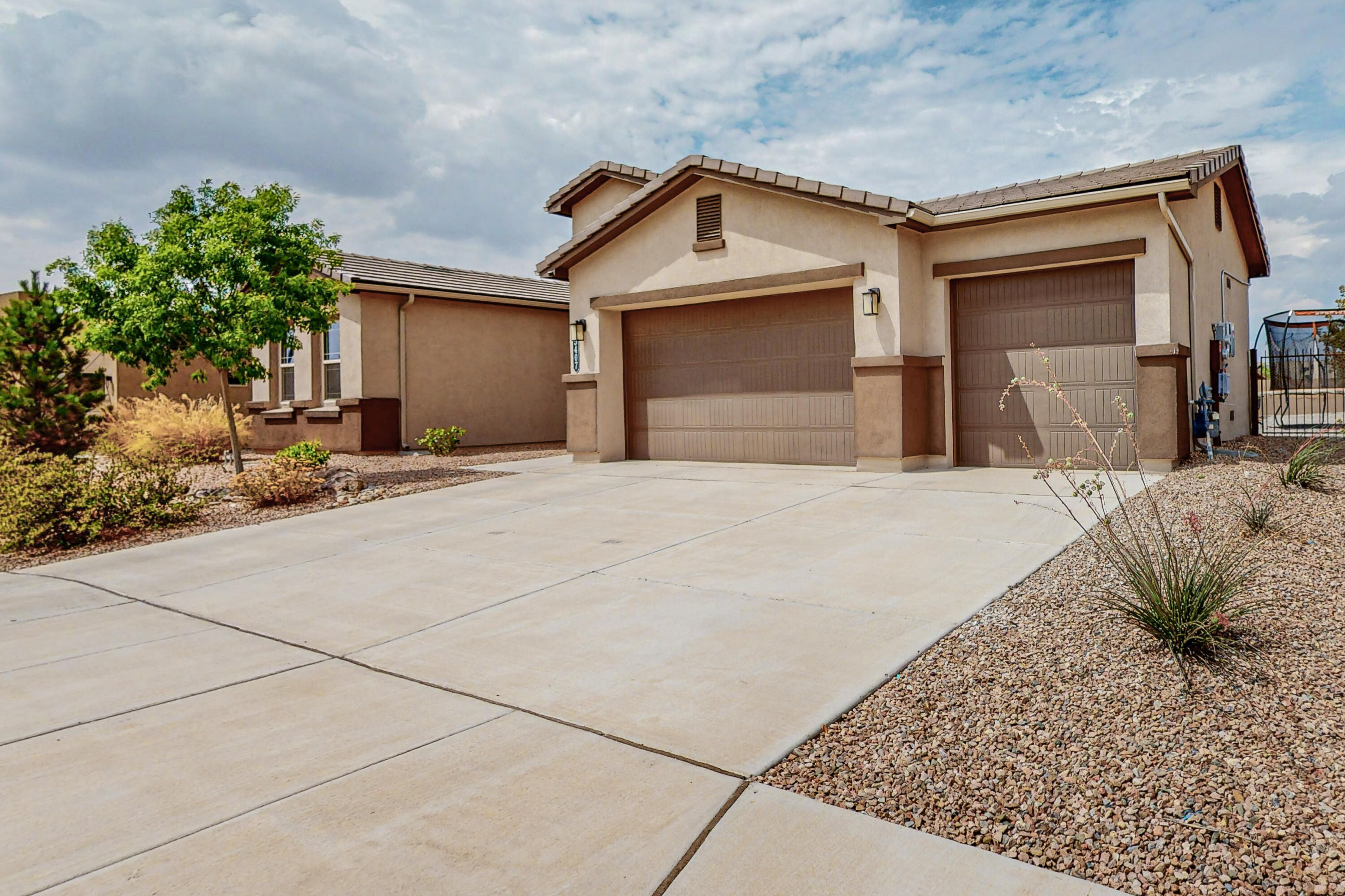 Grays Peak Trl, Rio Rancho, NM 87144