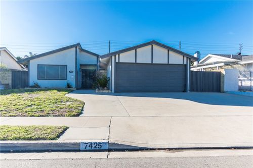 7425 Bradley Dr, Buena Park, CA, 90620-1403 | Card Image