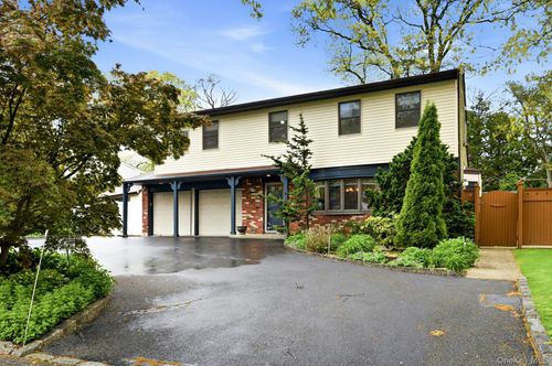 3 Tremont Ct, Huntingtn Sta, NY, 11746-4502 | Card Image