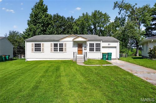 10151 Dwight Dr, Saint Louis, MO, 63137-1569 | Card Image