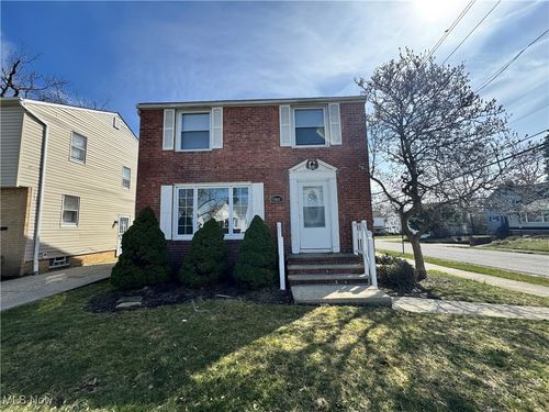 19802 Mountville Dr, Maple Heights, OH, 44137-1849 | Card Image