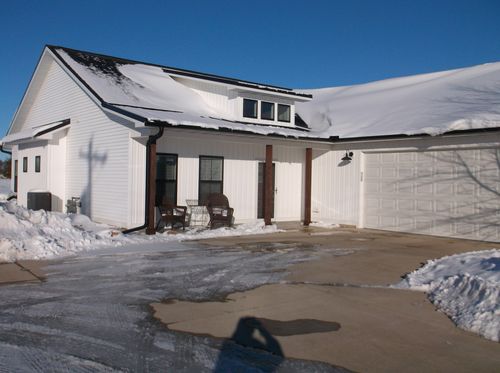 825 E Thompson St, Princeton, IL, 61356-2571 | Card Image