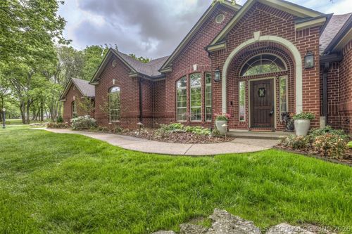 7471 N 195th East Ave, Owasso, OK, 74055-8215 | Card Image