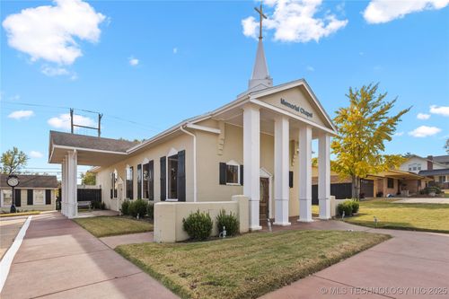 1501 W Main St, Collinsville, OK, 74021-3015 | Card Image